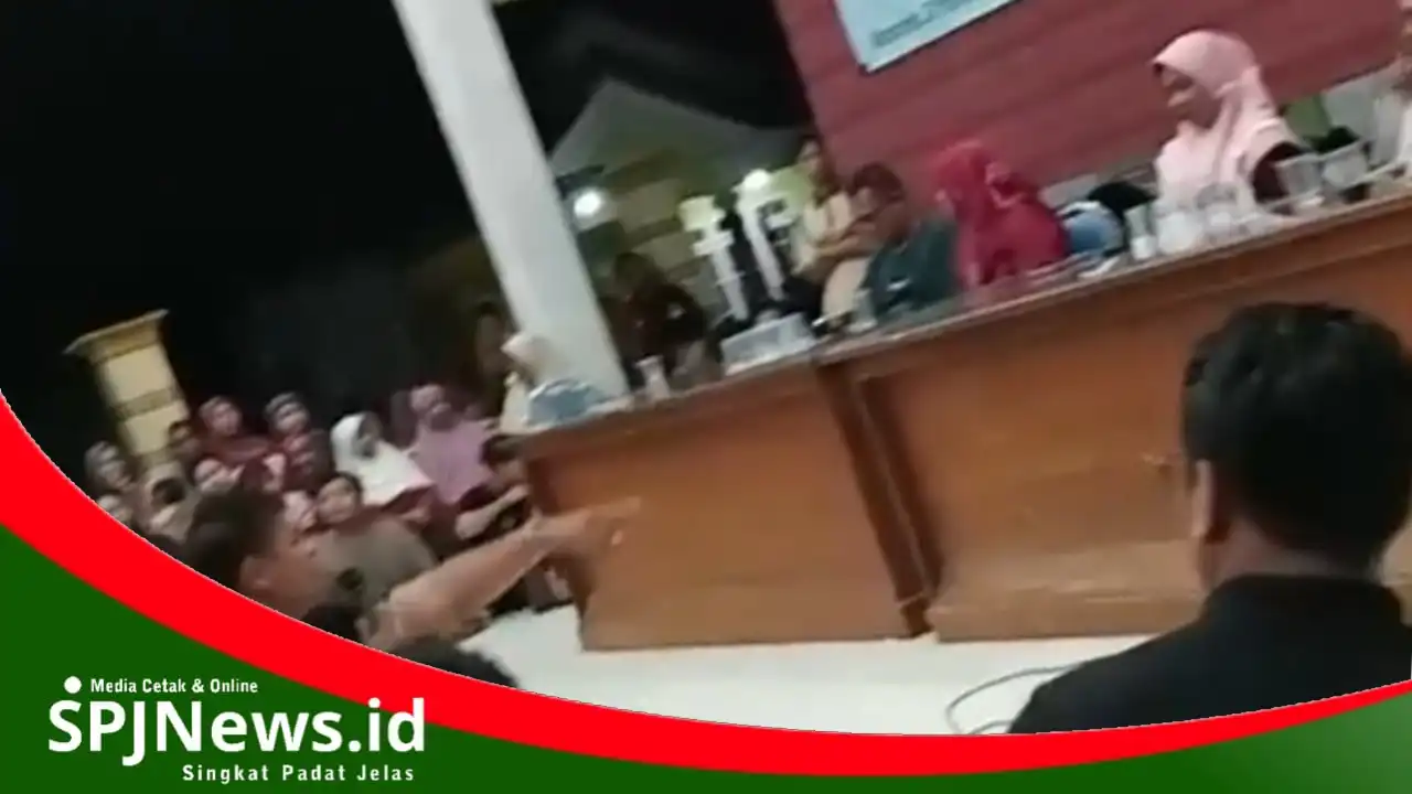 Arisan tak kunjung ada penyelesaian, warga mengadu ke Pemerintah Desa setempat. 